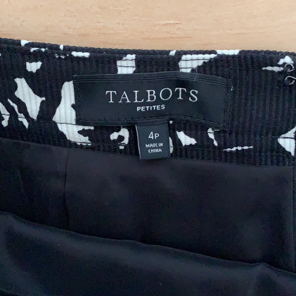 Talbots Pencil skirt. - Picture 2 of 6